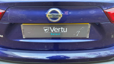 Nissan Qashqai 1.3 DiG-T N-Connecta 5dr Petrol Hatchback